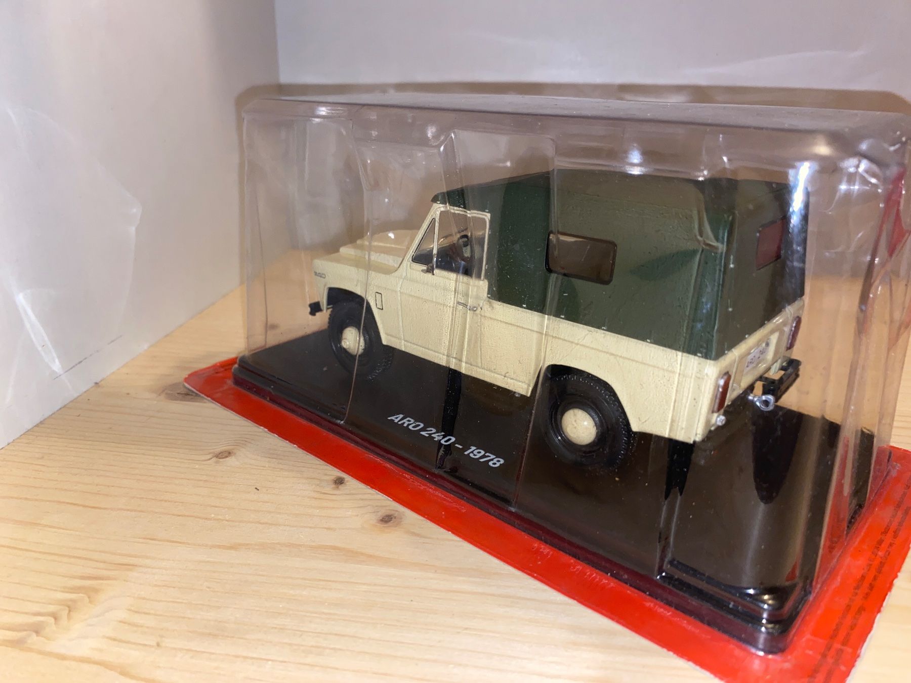 Voitures modèles: ARO 240 - 1978 - seltenes Modell – Neuf (Voir description) à Wohlen AG par PrivatSammlung 2