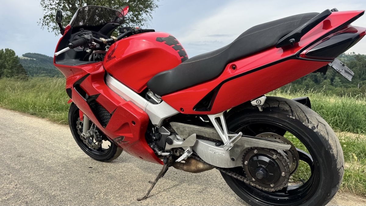 Honda Strasse: Honda VFR 800 Fi – Gebraucht aus Cheyres von JBLcharly 2