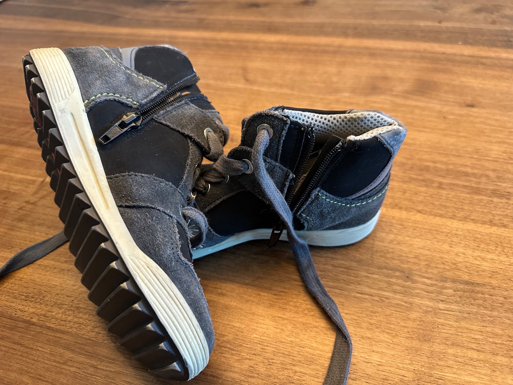 Elefanten Schuhe für Jungen: Hohe Turnschuhe, Elefanten 31 – Gebraucht aus Winterthur von manelio113 2