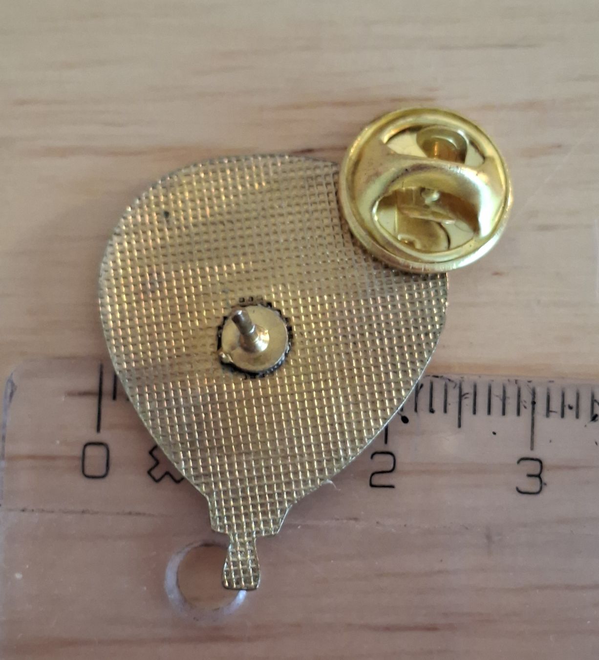 Placchette & Badge: Pin Heissluftballon – Usato da Kriens venduto da Wolly85 1