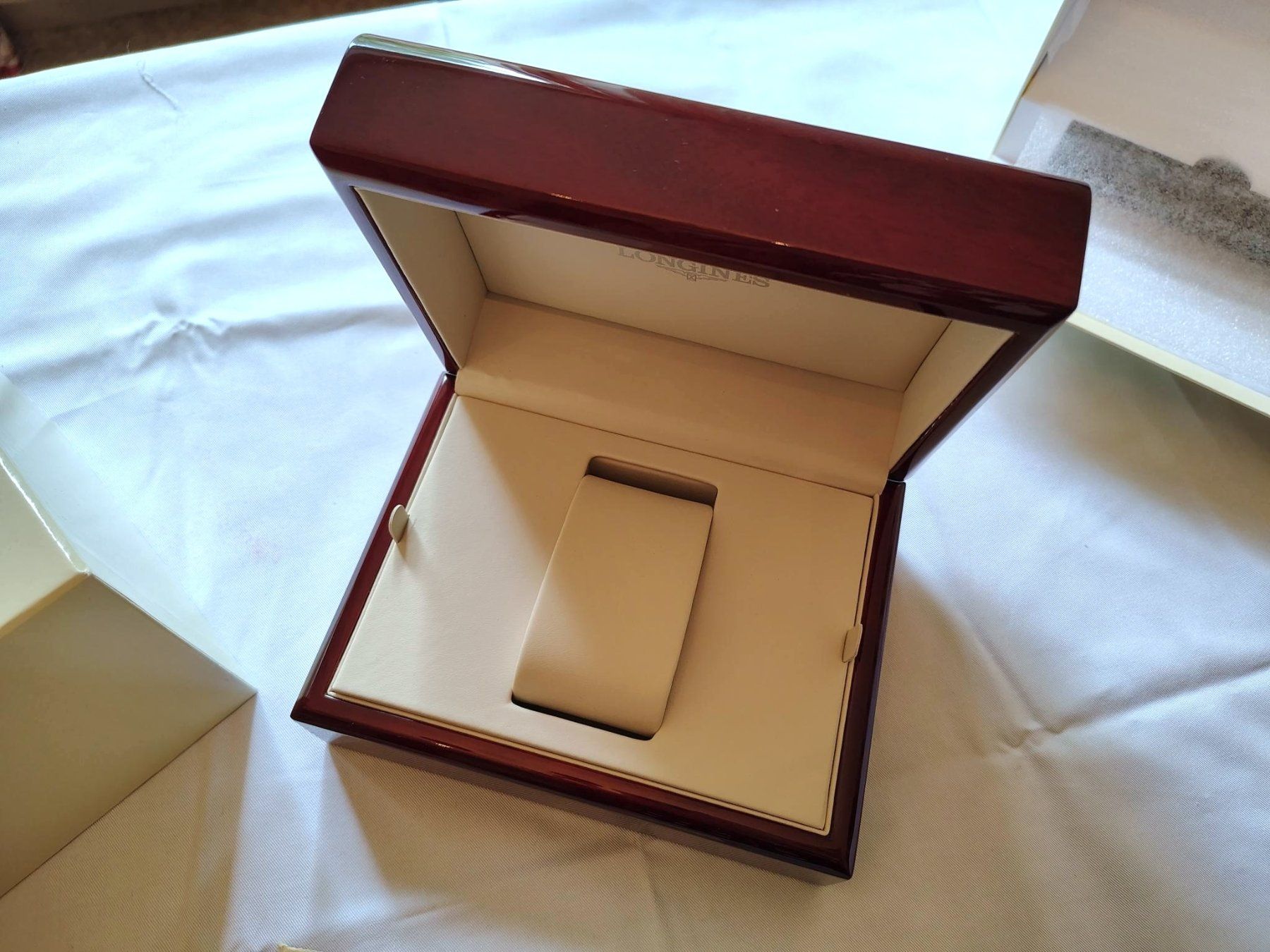 Longines Uhrenboxen: Longines, coffret bois – Neu und originalverpackt aus Péry von Sodubavallon 2