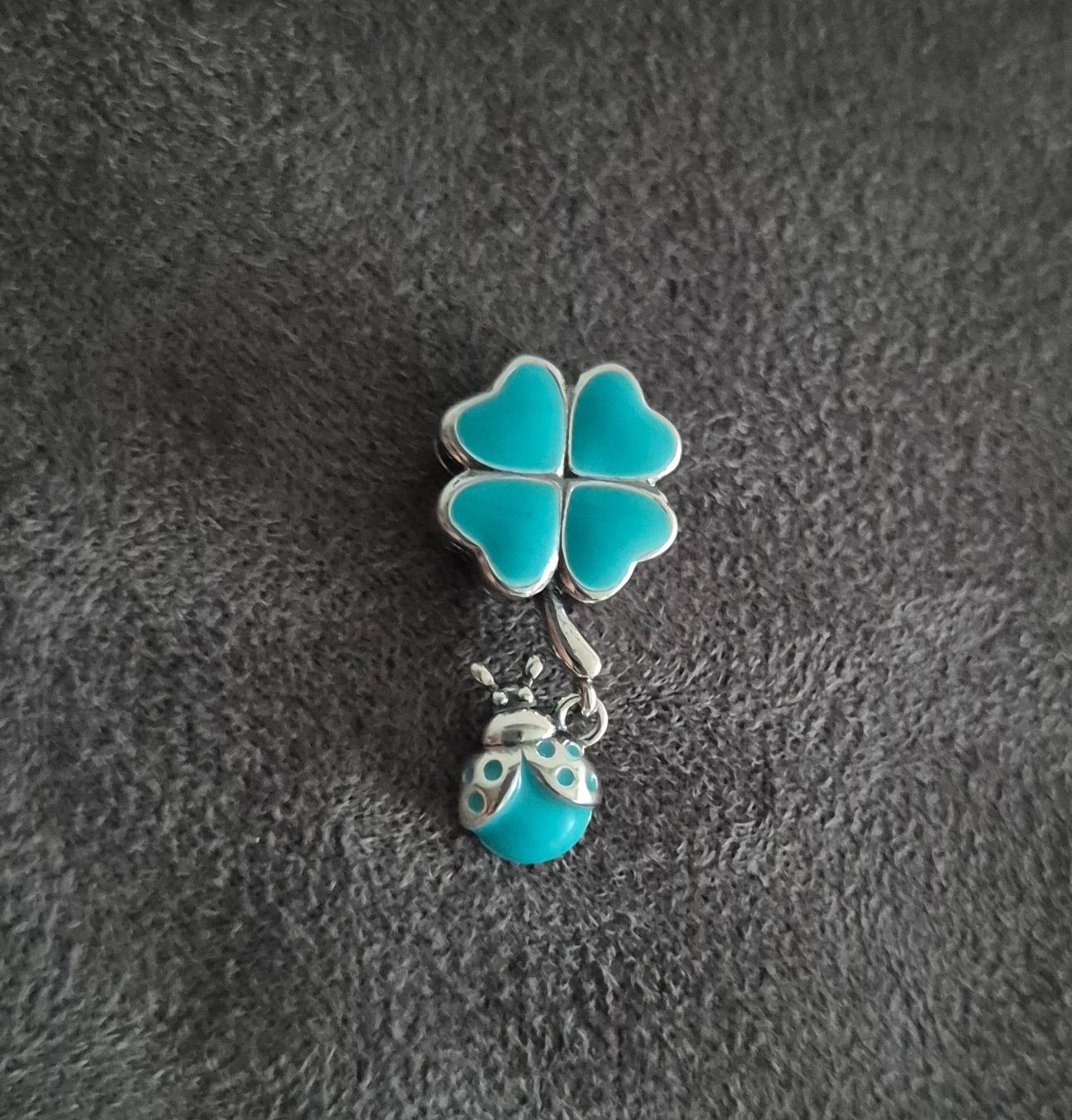 Anhänger: Silber Charm Kleeblatt mit Marienkäfer +Garantie – Neu (gemäss Beschreibung) aus Rotkreuz von Carbone_Bijou-Shop