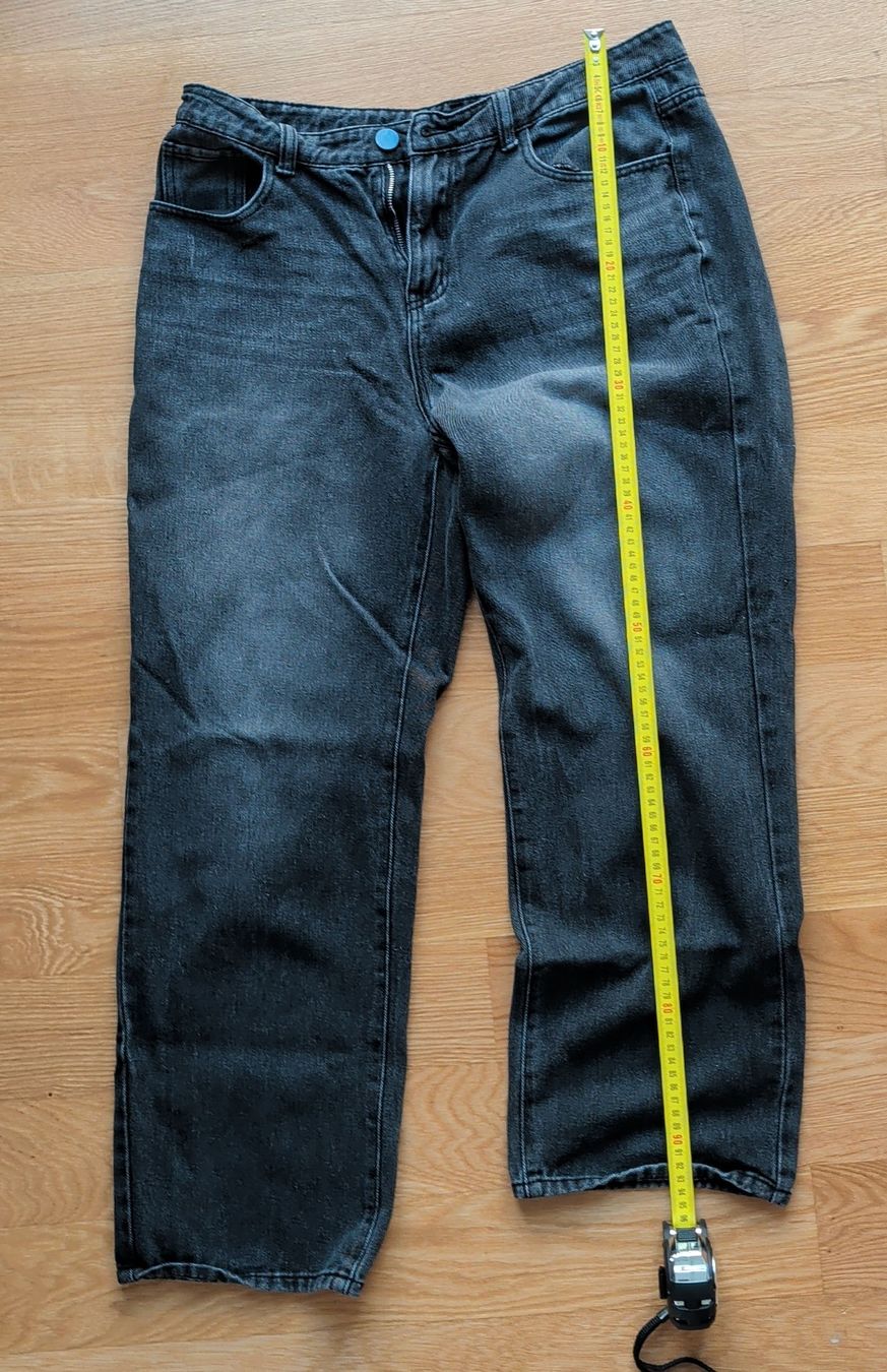 Jeans: Dunkelschwarz Herrenjeans im Used-Look, – Usato da Lachen SZ venduto da flo_nyj8