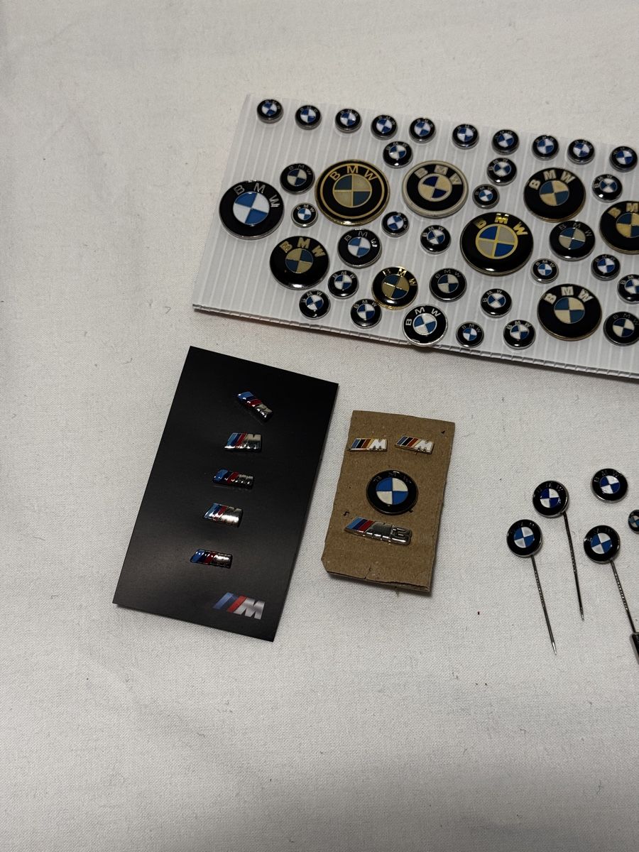 BMW Placchette & Badge: BMW Kollektion: Pins, Anstecker – Usato da Stüsslingen venduto da leo_nzh6 1