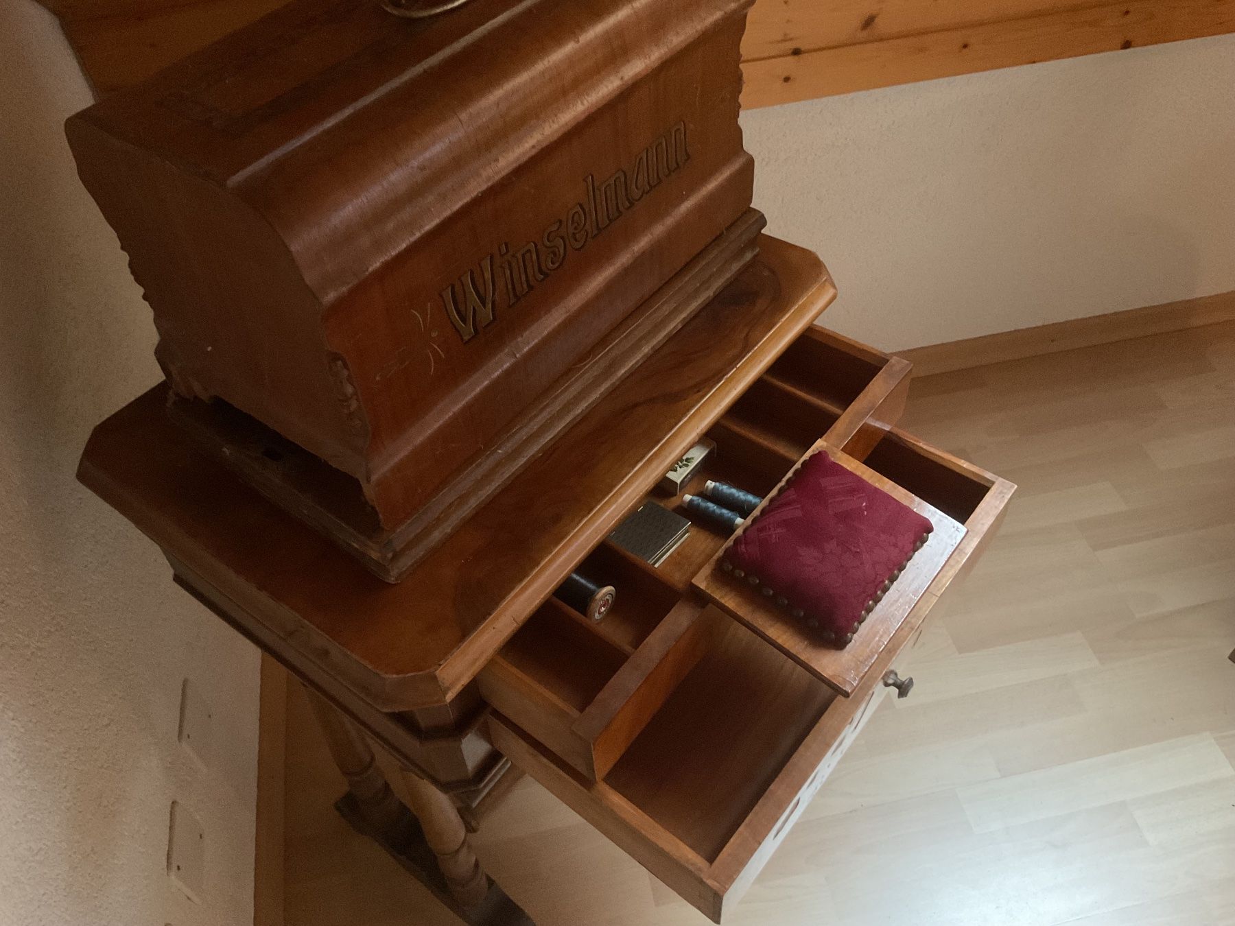 Macchine da cucire: Antike Nähmaschine Winselmann – Usato da Solothurn venduto da huesi78 6