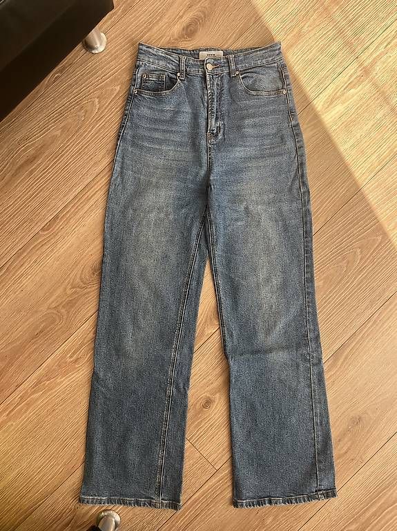 Jeans: diverse Jeans  – D'occasion à Brütten par cel_l8pt