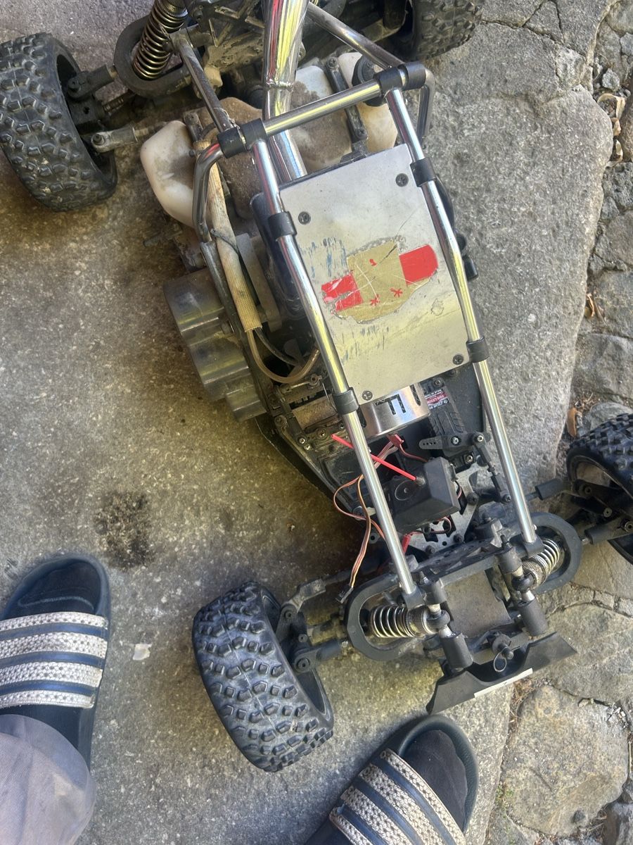 RC Kits de montage: RC Auto Benziner  – Défectueux à Wohlenschwil par MajorTom73 3