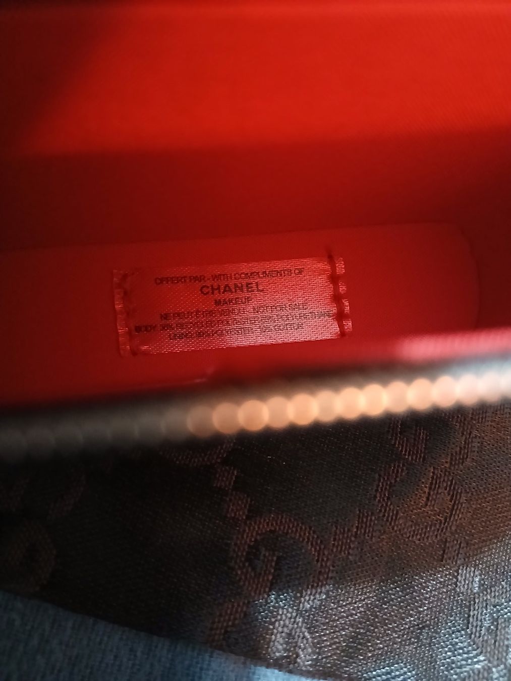 Chanel Borse da donna: Chanel vip gift makeup bag – Nuovo e nell'imballaggio originale da Le Grand-Saconnex venduto da Rgt87 5
