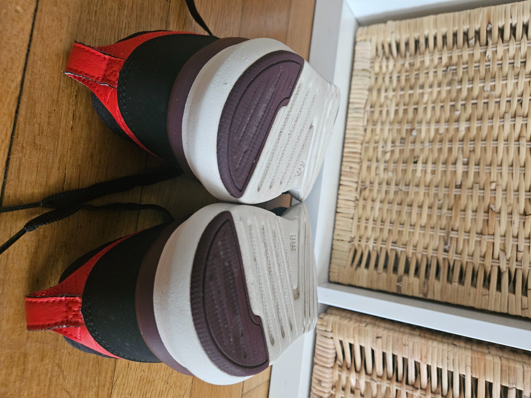 New Balance Scarpe da uomo: New Balance 009 - Baskets noires et rouges – Usato da Delemont venduto da ricky9420 7