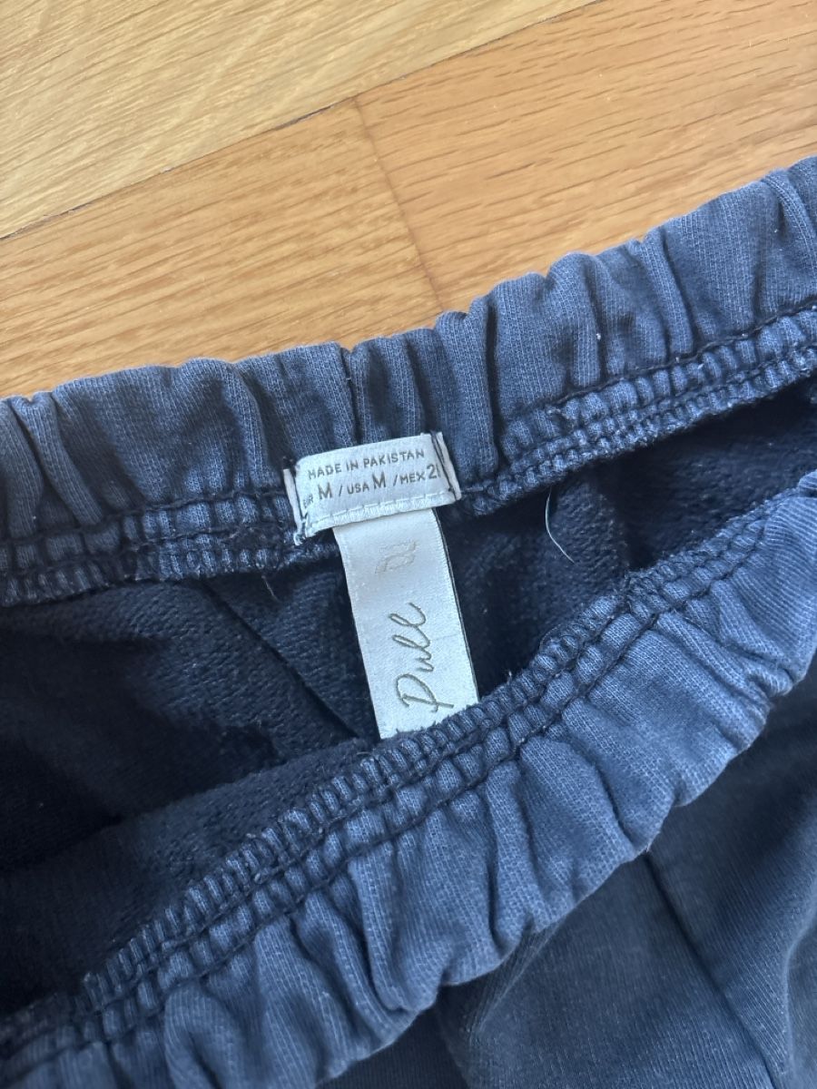 Pull&Bear Hosen: Jogginghose Pull and Bear dunkelgrau Grösse M gebraucht – Gebraucht aus Wallisellen von lea_k9fx 1
