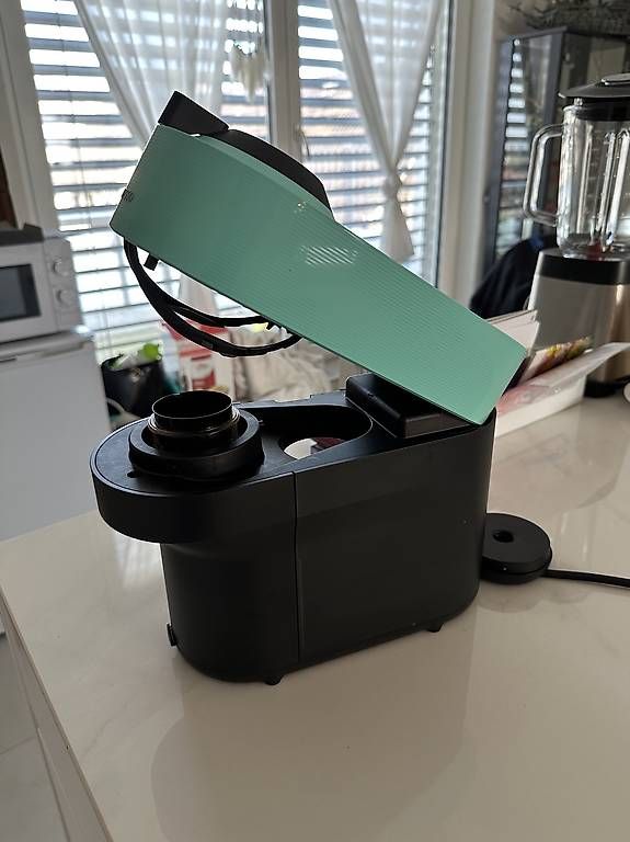 Nespresso Macchine per caffè & Macchine per espresso: Nespresso Vertuo Kaffeemaschine – Usato da Lommis venduto da jen_6xz7 1
