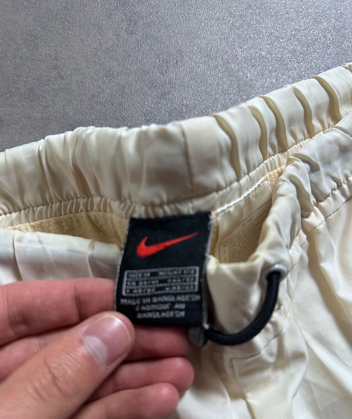 Hosen: Nike Trackpants Grösse M – Gebraucht aus Wolfhalden von GodzillaArchive 7