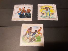 Lot de 3 Timbres Rwanda "Lutte Contre le Racisme" ! (51)