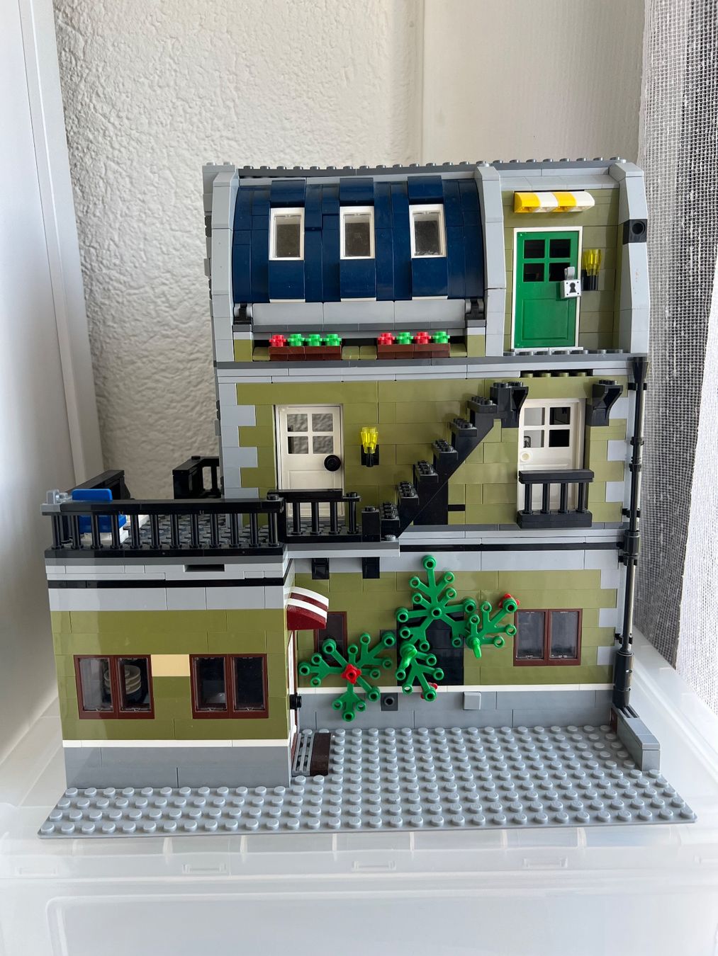 Lego Jouets: LEGO Creator Pariser Restaurant 10243 – D'occasion à Uttigen par sonorsonic 2