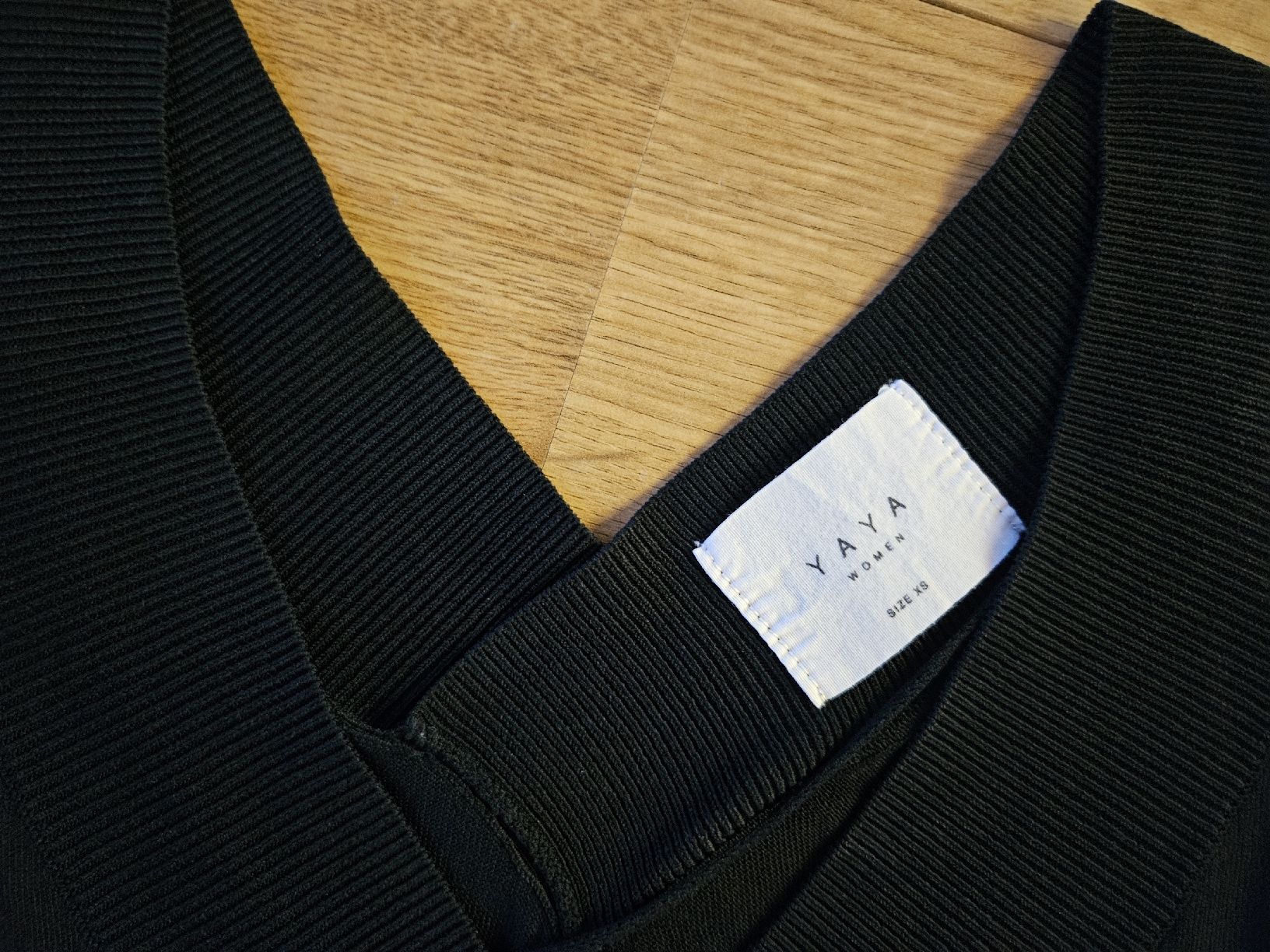 Maglioni & Felpe: Schwarzer YAYA Strickpullover, Gr.XS – Usato da Rhäzüns venduto da inf_rcj7 1