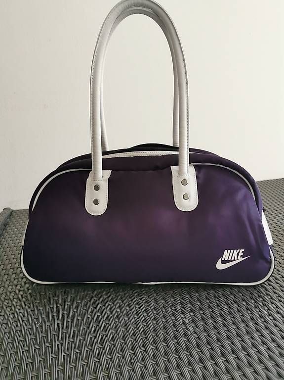 Taschen: Nike Sporttasche  unbenutzt, Lagerware – Gebraucht aus Zürich von Elena231