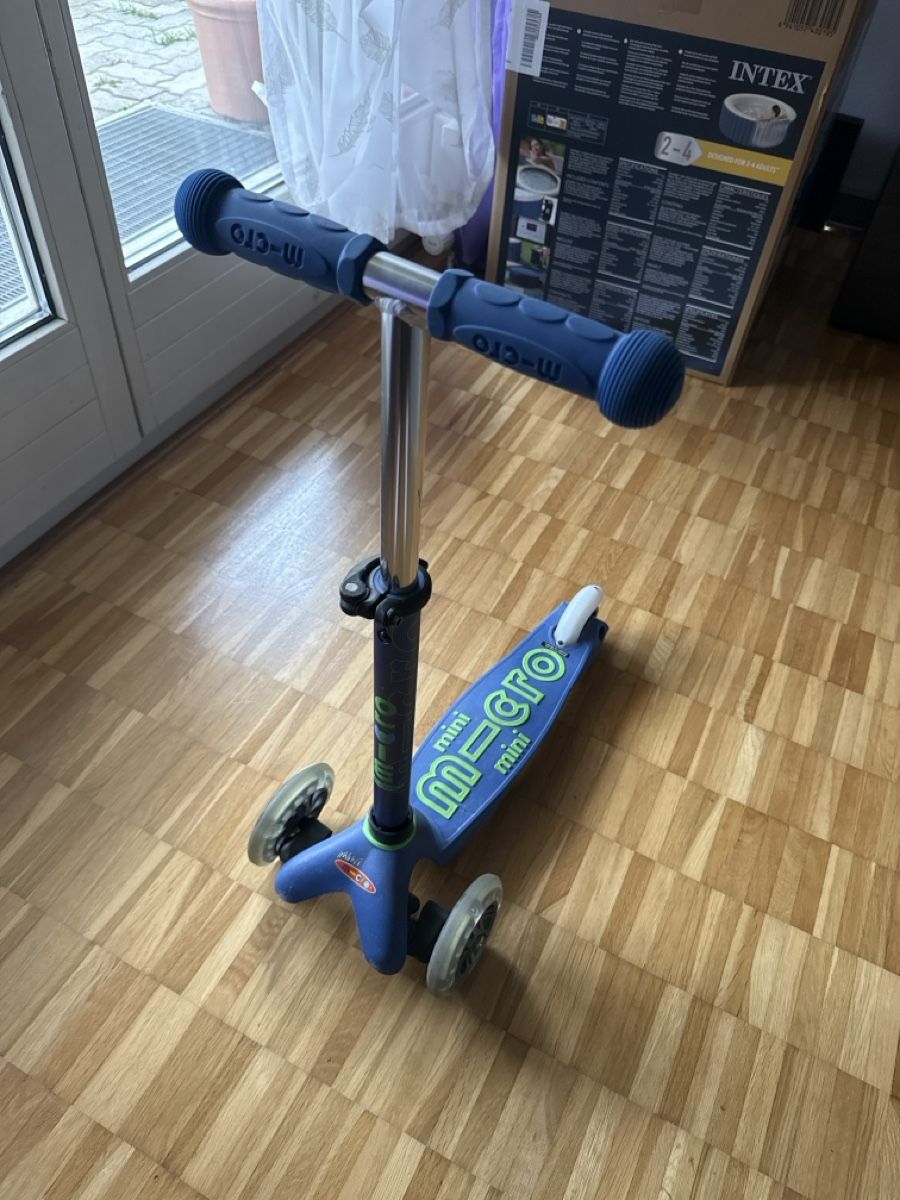 Micro Trottinett mit LED-Rädern – Blau/Grün – Sehr guter Zus (D ...