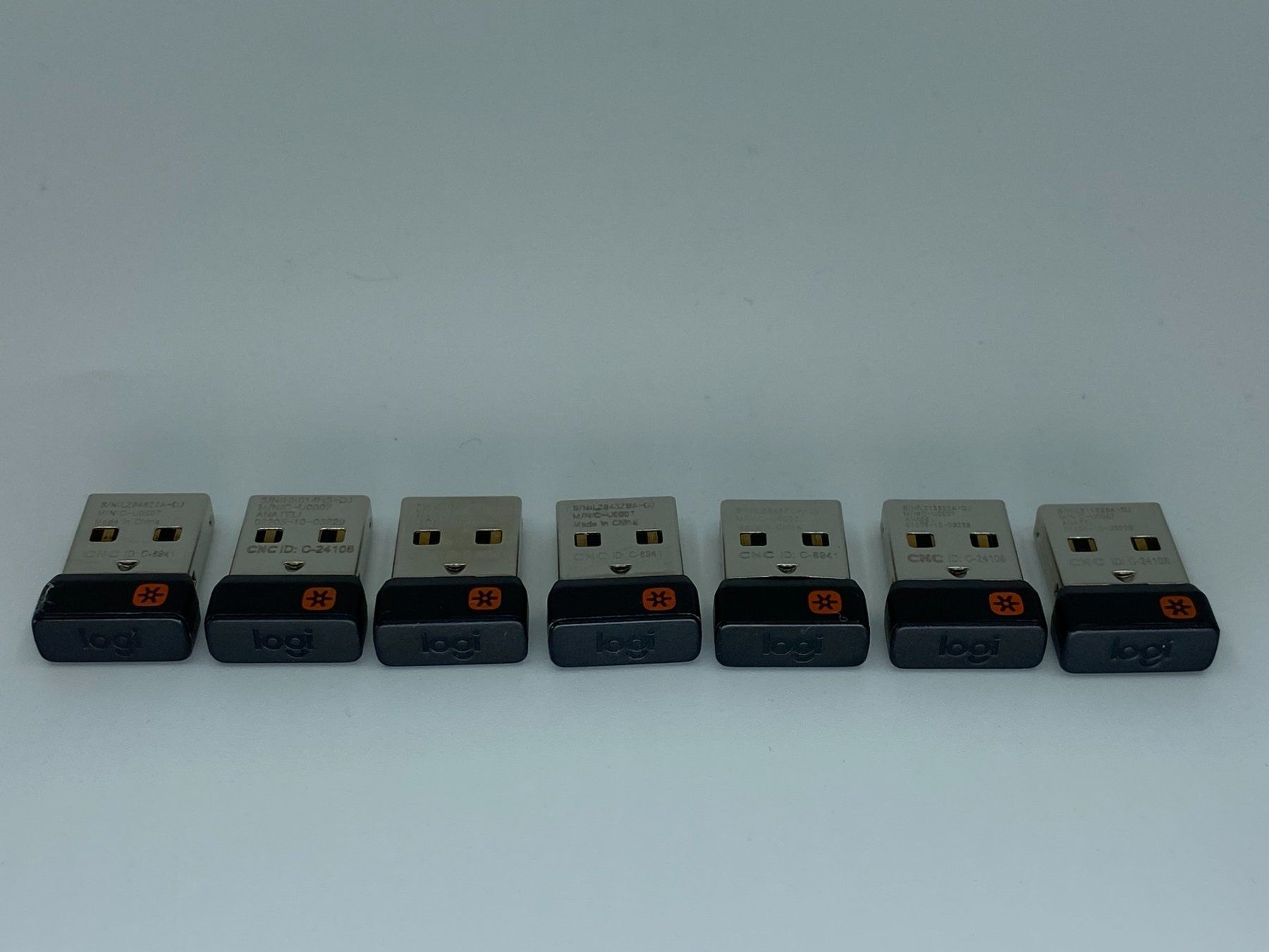 Logitech Laufwerke & Adapter: Logitech USB Unifying receiver – Gebraucht aus Langwiesen von  3