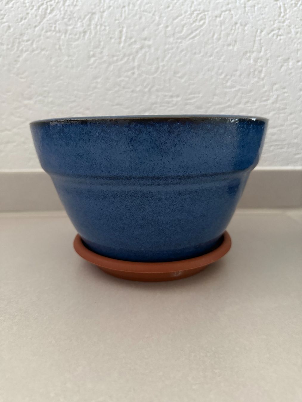 Vasi per fiori: 3 Keramik Blumentöpfe blau mit Kunststoffuntersetzer – Usato da Buchs ZH venduto da Perle0811 2