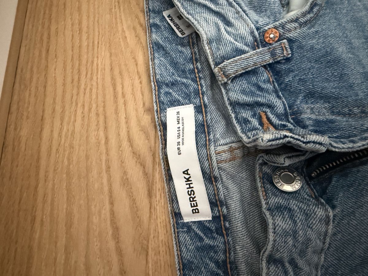 Bershka Jeans: jeans Bershka – D'occasion à Carouge GE par goi_krq7 1
