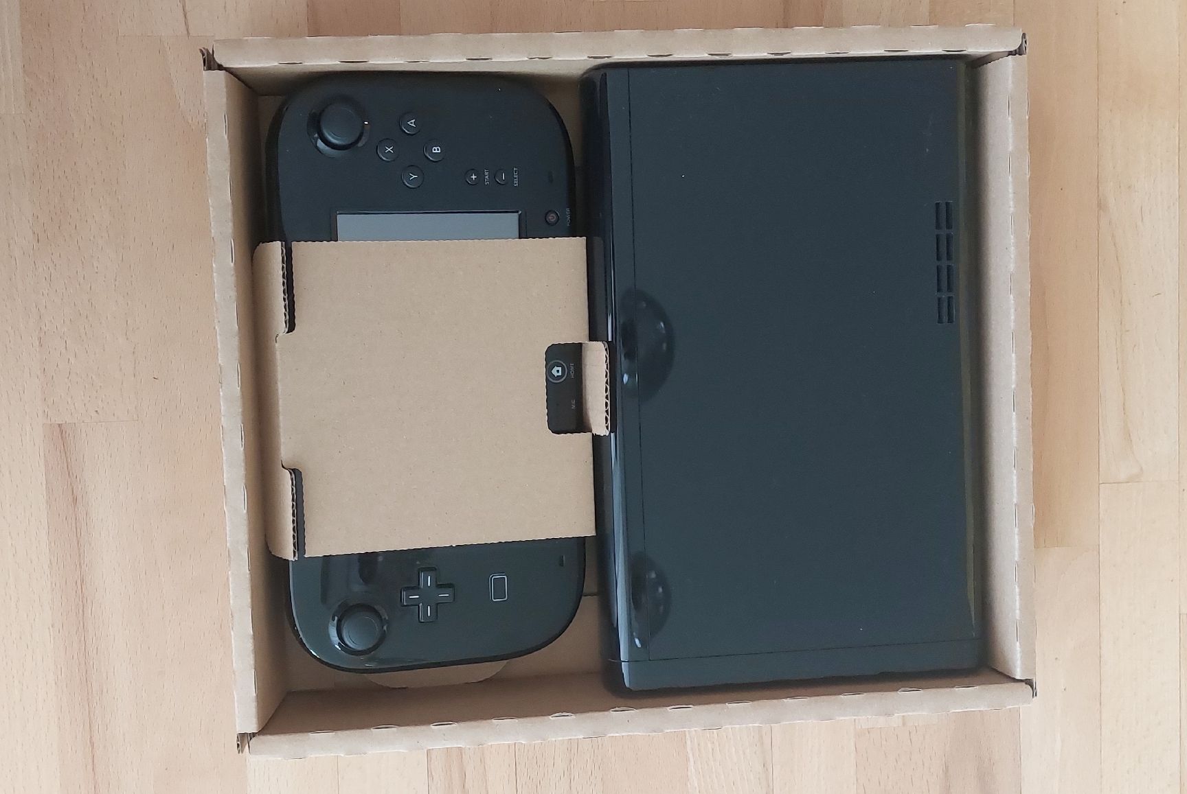 Nintendo Konsolen: Nintendo Wii U - Super Mario Maker Edition – Gebraucht aus Nottwil von  3