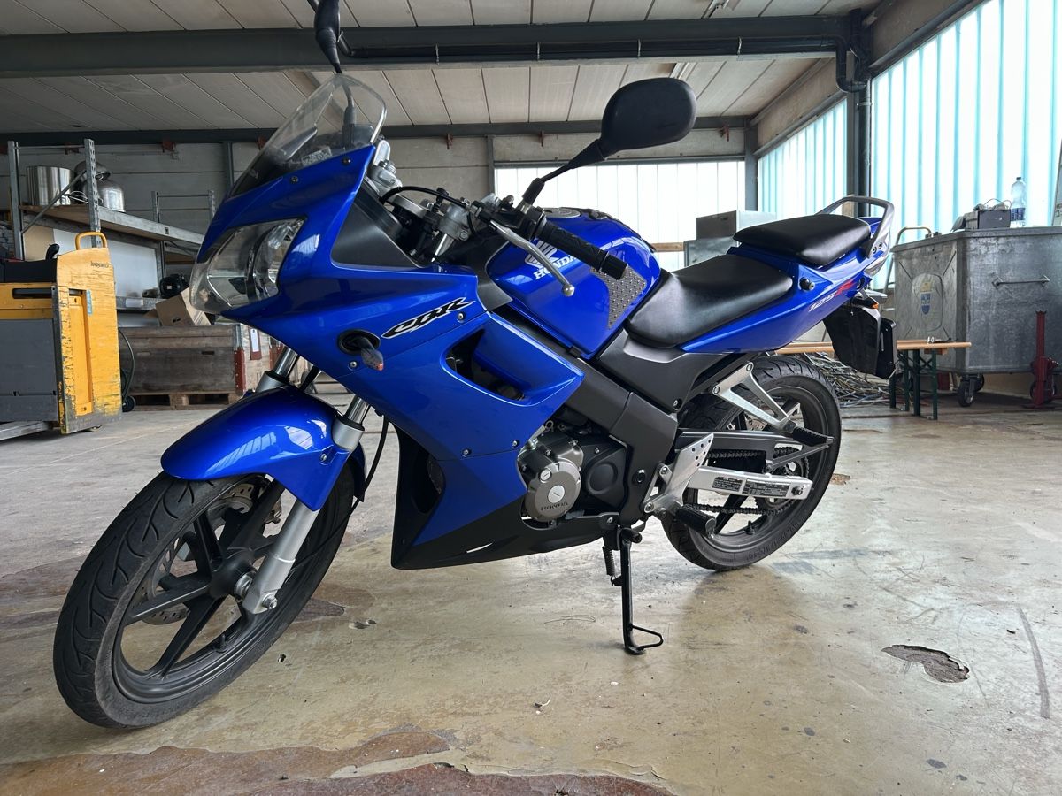 Honda Strada: Honda CBR  125R Motorrad – Usato da Oberriet SG venduto da Justizia1957