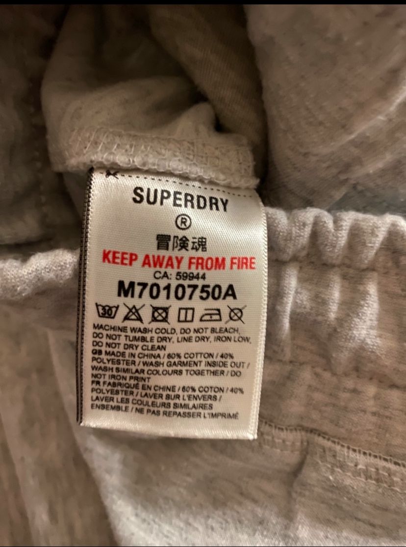 Superdry Pantaloni: Superdry Tech Jogginghose mit Karottenschnitt Gr. L – Nuovo (secondo la descrizione) da Effingen venduto da Daizyy 8