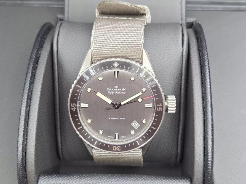 Blancpain Orologi: Blancpain – Nuovo e nell'imballaggio originale da La Chaux-de-Fonds venduto da curtitswisswatches