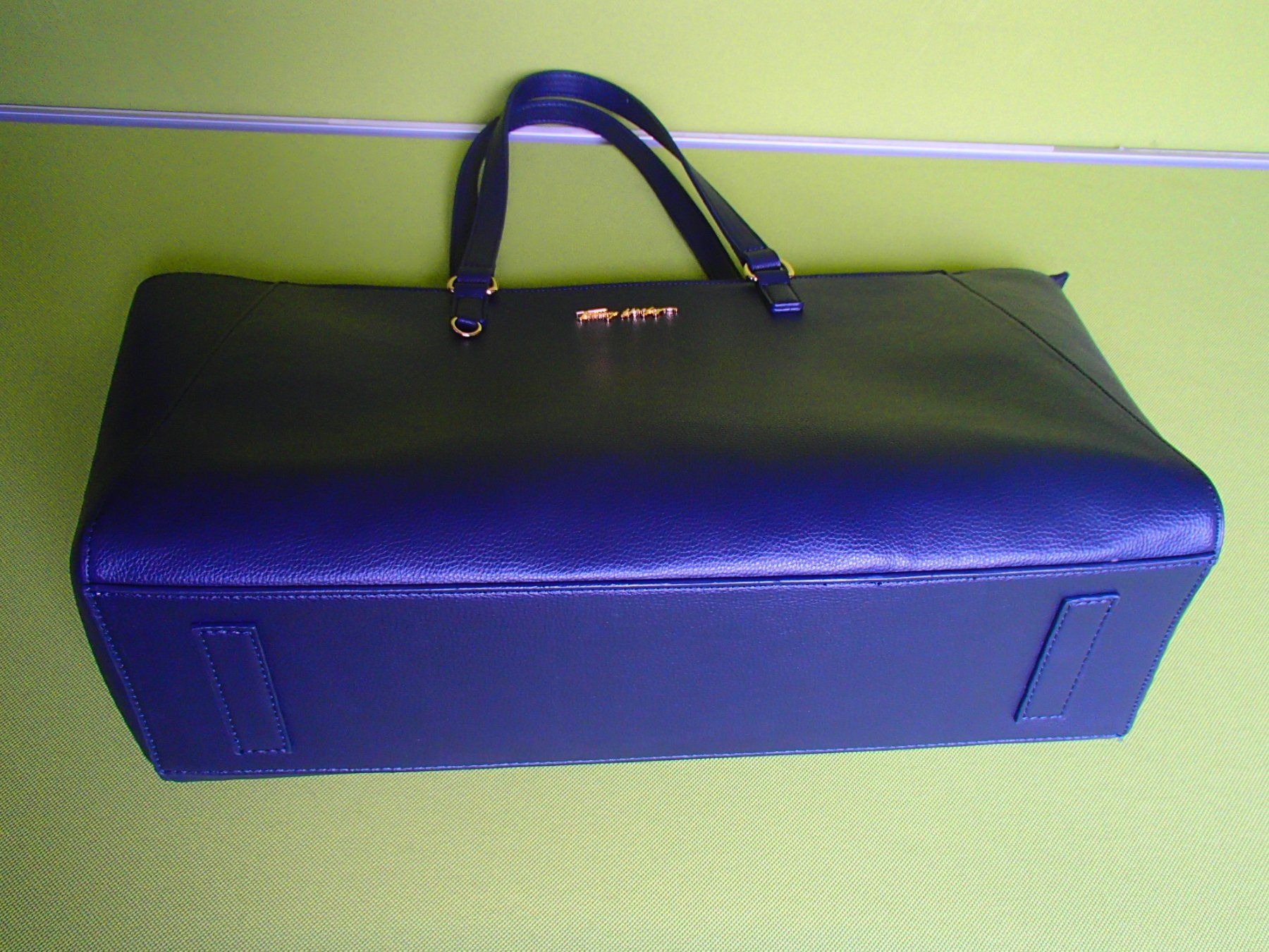Tommy Hilfiger Borse da donna: Original dunkelblauer Tommy Hilfiger Shopper neu – Nuovo e nell'imballaggio originale da Schöfflisdorf venduto da pullux 4