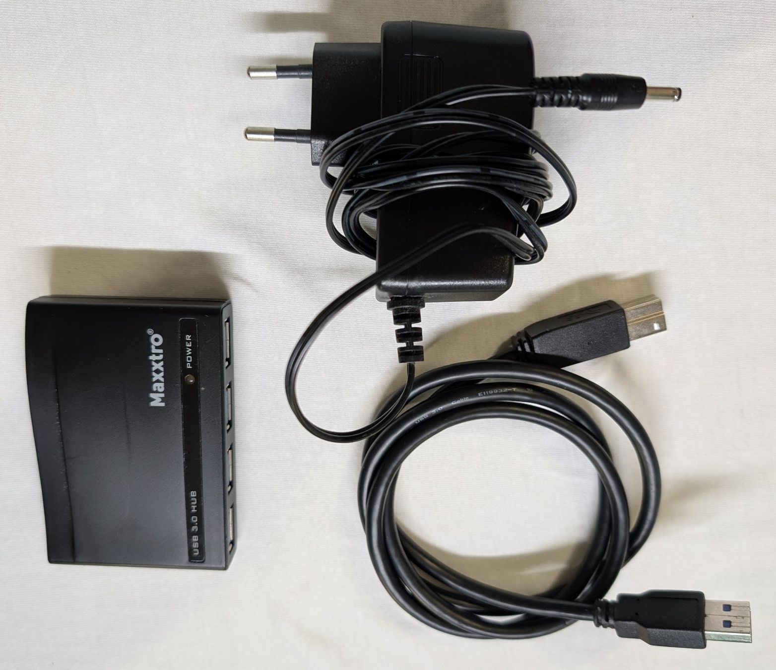 Hubs & Switches: Maxxtro USB 3.0 Hub mit Netzteil und USB3-Kabel – Gebraucht aus Thalwil von el_Pescador 1