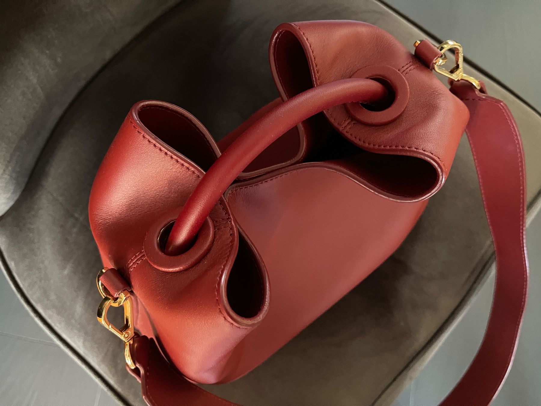 Taschen für Damen: ELLEME HANDTASCHE BORDEAUX – Neu (gemäss Beschreibung) aus Zürich von STYLEHAUS 8