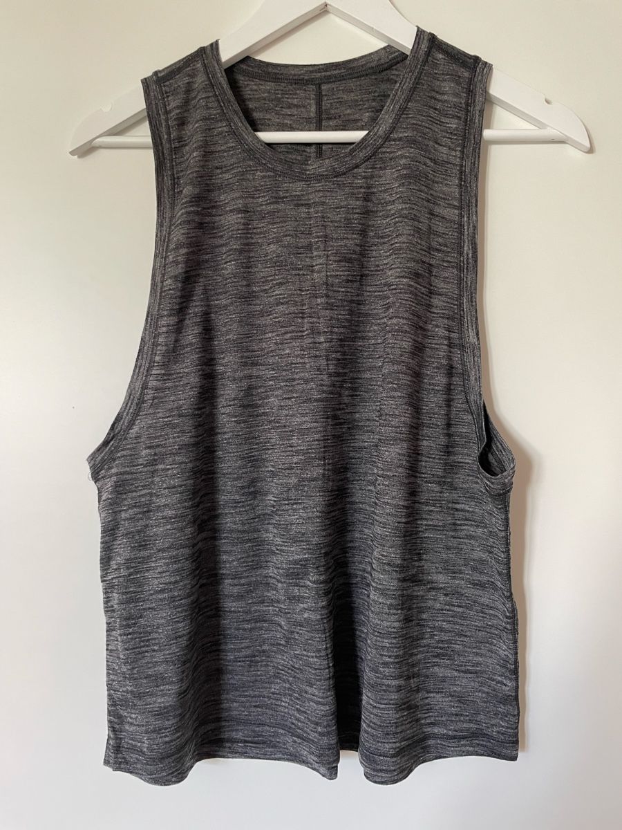 Lululemon Top: lululemon top grau meliert grösse m – Usato da Hettlingen venduto da Gaborrelli