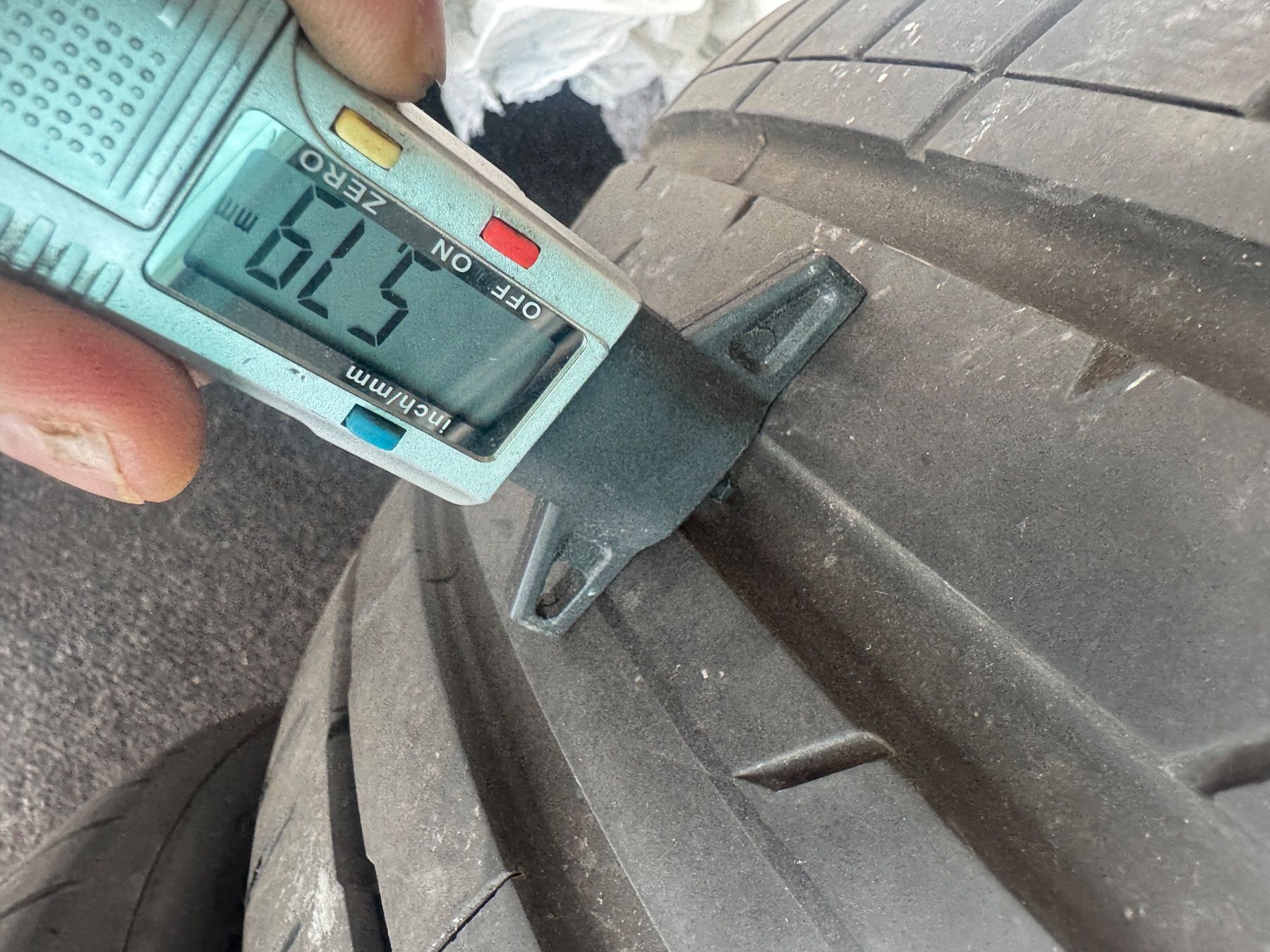 Hankook Pneumatici & Ruote complete: 255/45R19 – Usato da Widen venduto da Dinero02 8