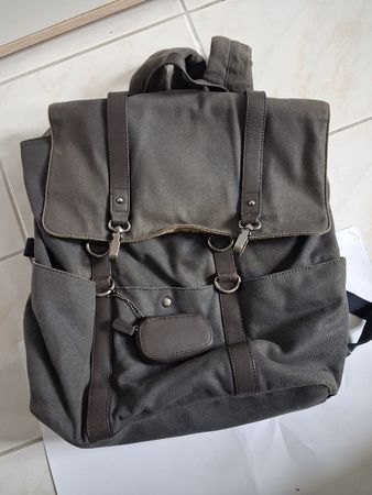Trendiger Rucksack, ideal für den Herbst! Top Zustand!