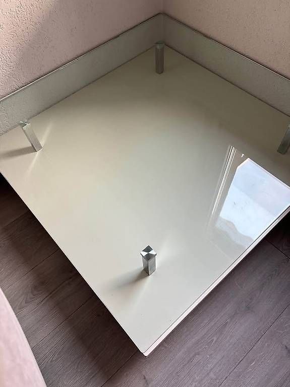 Tavoli: A vendre table basse avec plateau en verre – Usato da Aire-la-Ville venduto da Steve72 1