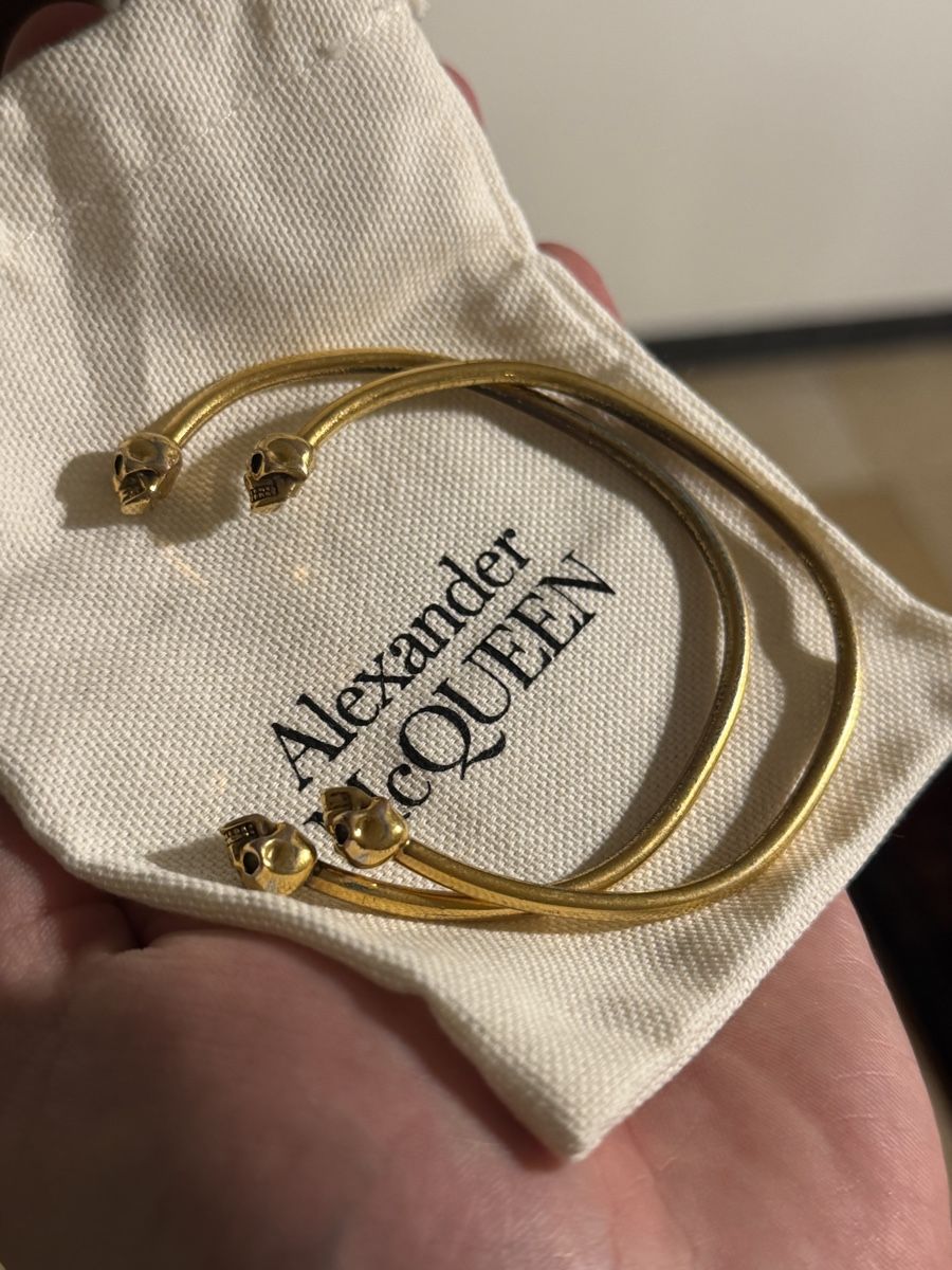 Alexander Mcqueen Bracciali & Braccialetti: 2 x Alexander McQueen Armreif – Usato da Basel venduto da Stauffer94 1