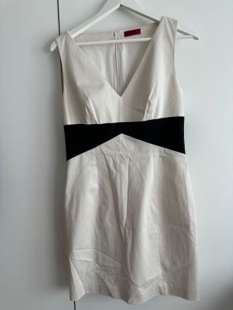Hugo Boss Etuikleid