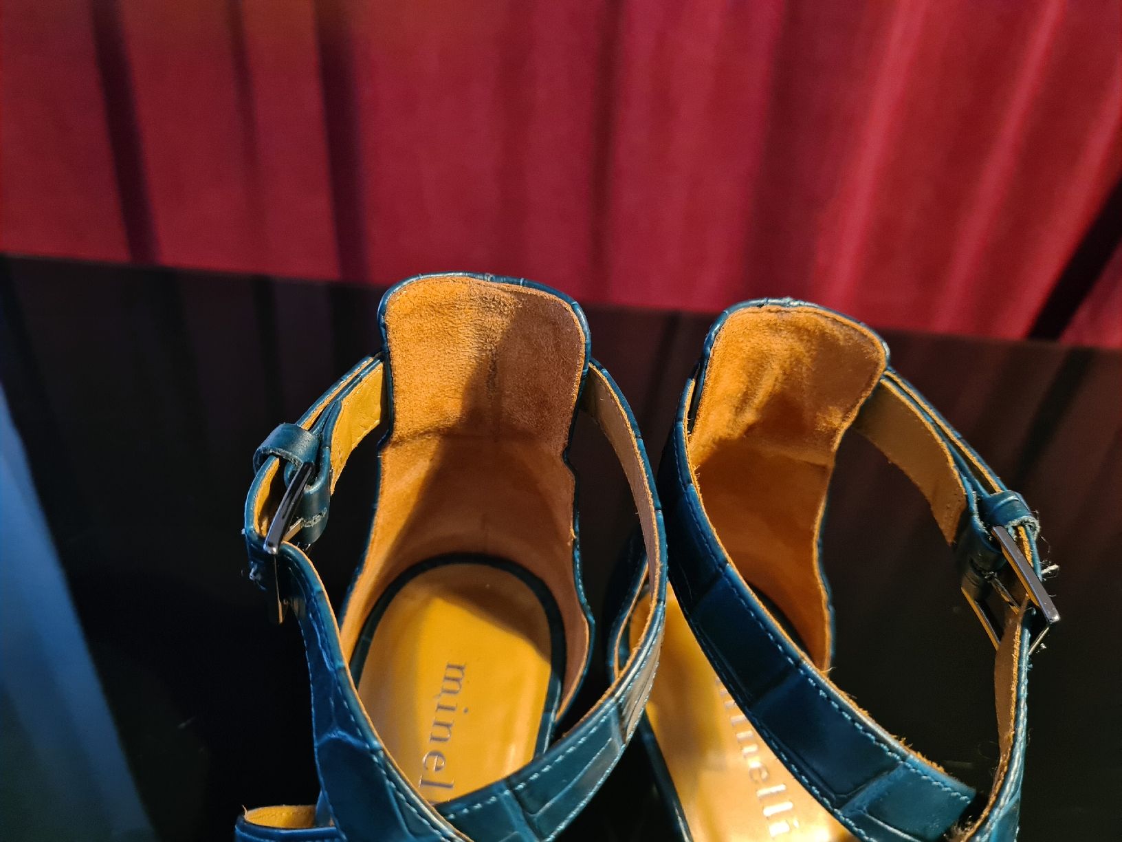Scarpe da donna: Minelli Sandale Gr 39 – Nuovo (secondo la descrizione) da Kloten venduto da Kri23 4