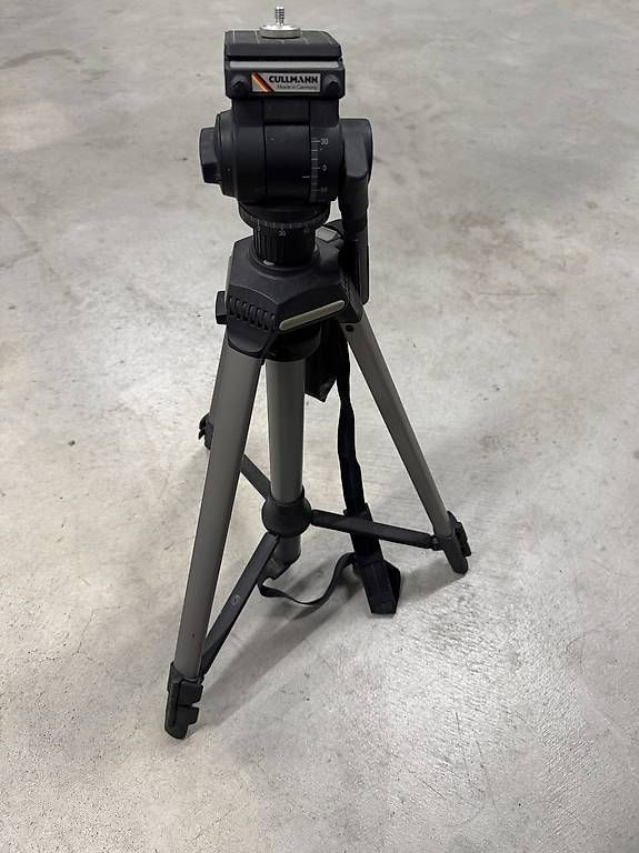 Treppiedi & Teste: Cullmann Video Stativ 3100 – Usato da Nussbaumen AG venduto da ColouredDay
