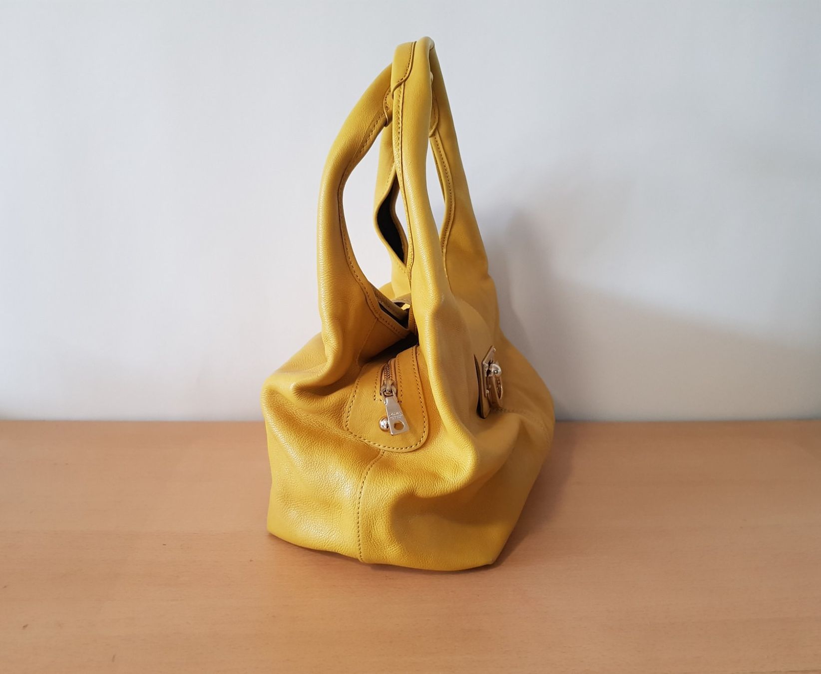 DKNY Taschen für Damen: DKNY Leder Handtasche Gelb – Gebraucht aus Basel von Birs868 2