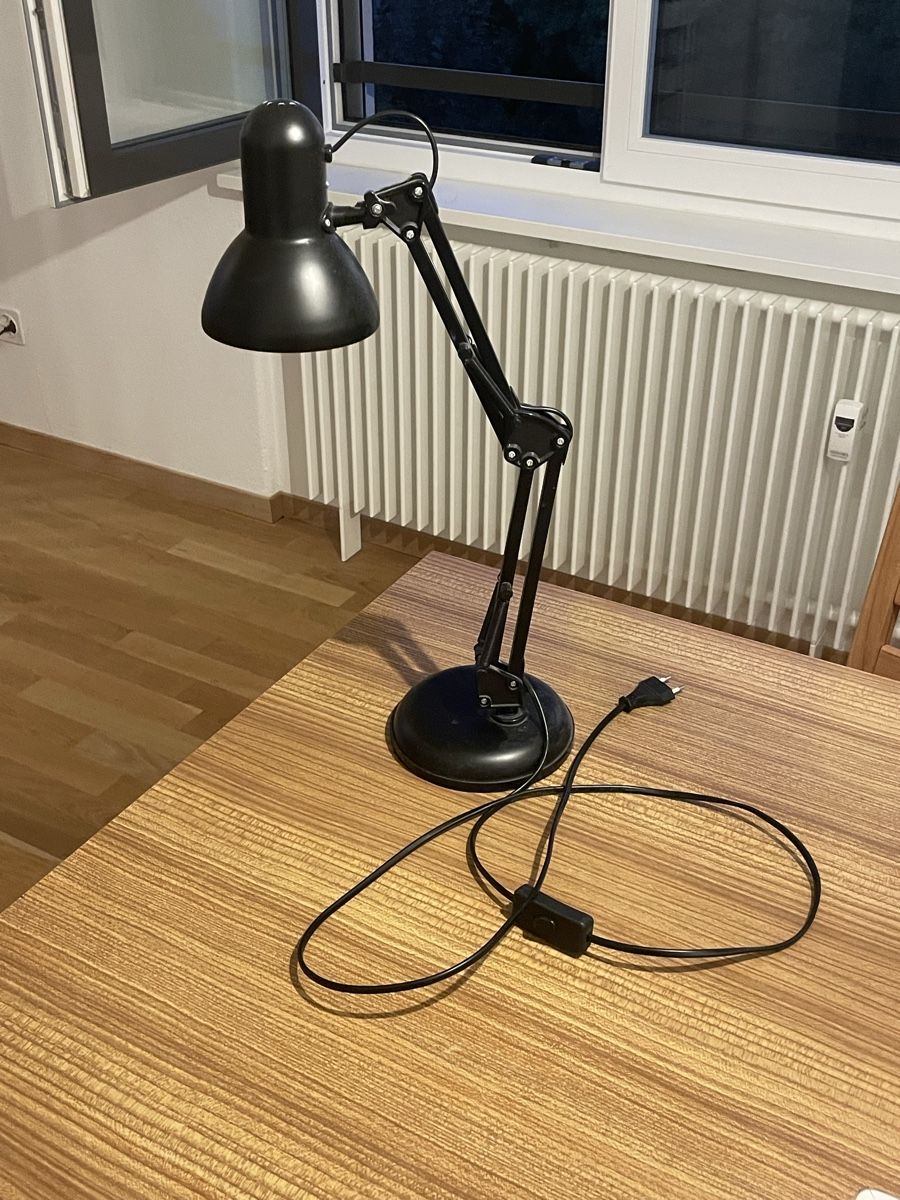 Lampes: Lampe noire  – D'occasion à Fregiécourt par sch_r9rz 2