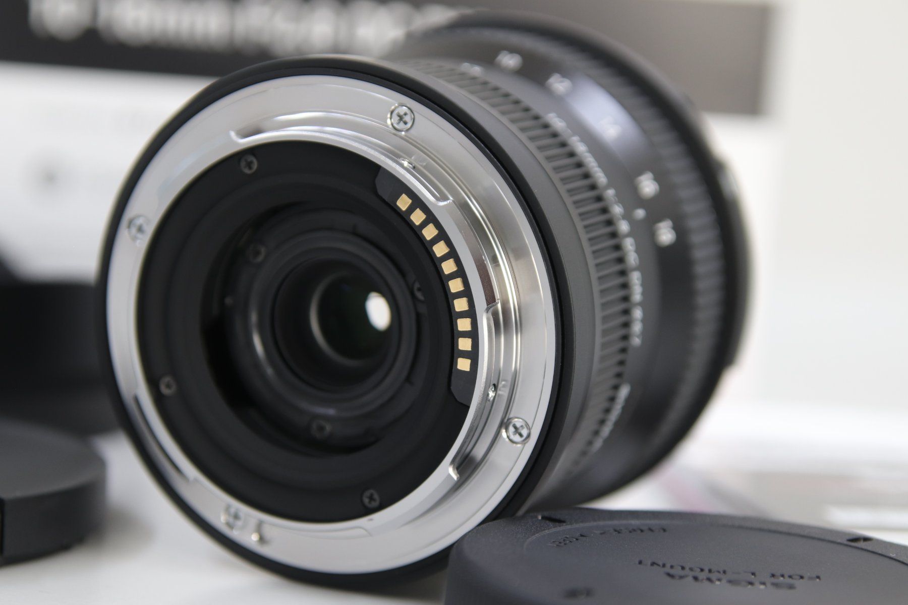 Sigma Obiettivi: Sigma 10-18mm 2.8 DC DN L-Mount / NEU – Nuovo e nell'imballaggio originale da Zofingen venduto da OWYSSAG 4
