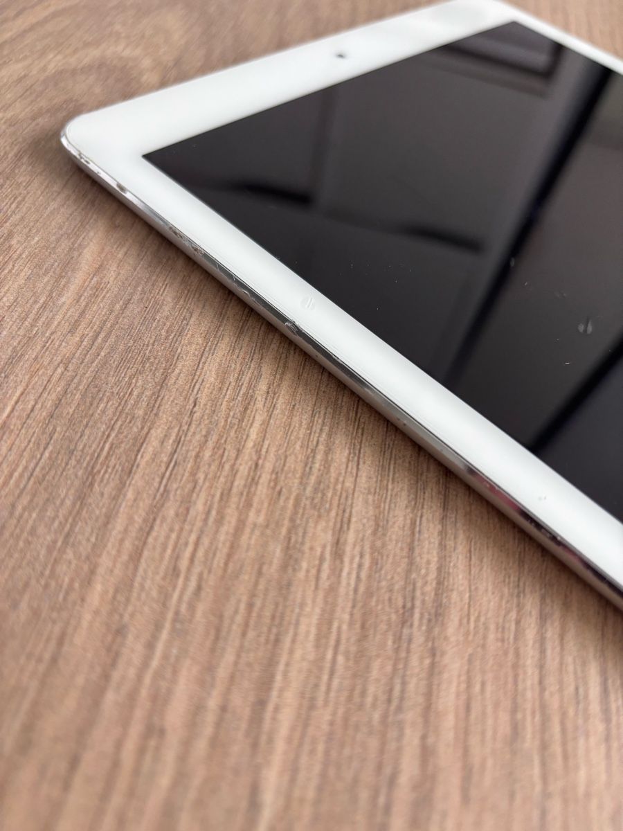 Apple Tablettes PC: iPad Air Wi-Fi 64GB Silver – D'occasion à Au SG par Sjardim 4