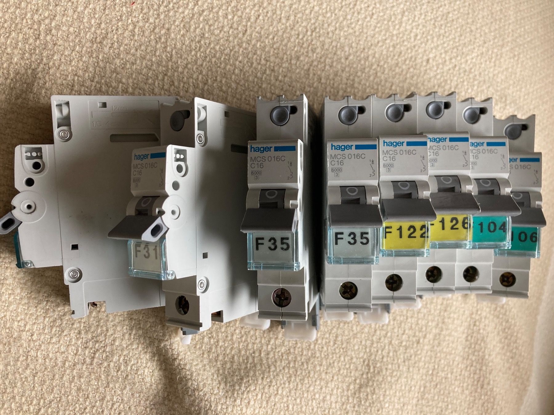 Hager Componenti elettronici: 8   Leitungsschutzschalter Hager MCS 16 – Usato da Rüti ZH venduto da Walti0 1
