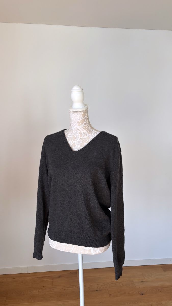 Ralph Lauren Pullover & Sweatshirts: Ralph Lauren 100% Kaschmir Pullover Grau, Gr. M, Top Zustand – Gebraucht aus Ramsen von Myclothesforu