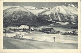 Celerina.  Blick  aufs  Bahntrasse  und  das  Dorf