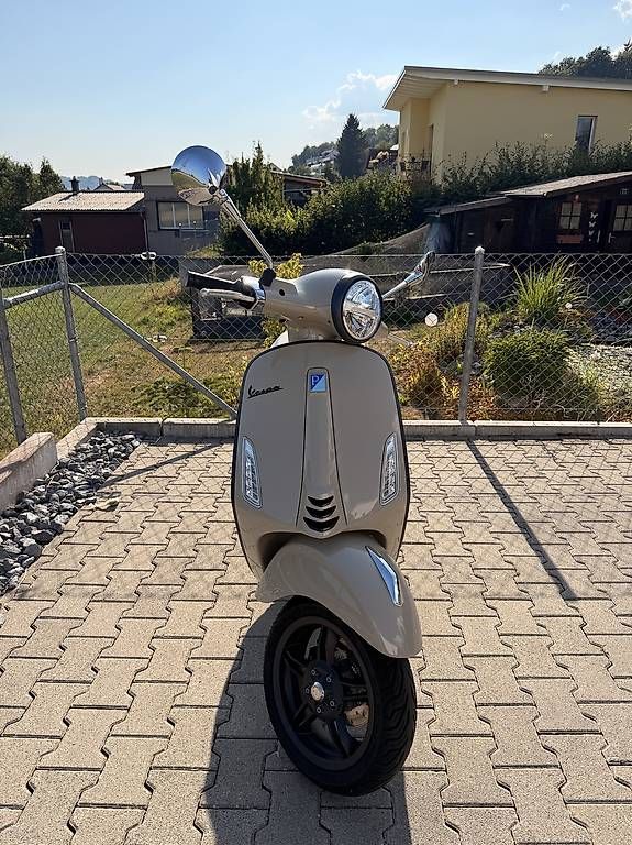 Scooters: Vespa Primavera 125 Sport E5+ – D'occasion à Safenwil par Robin_66 2