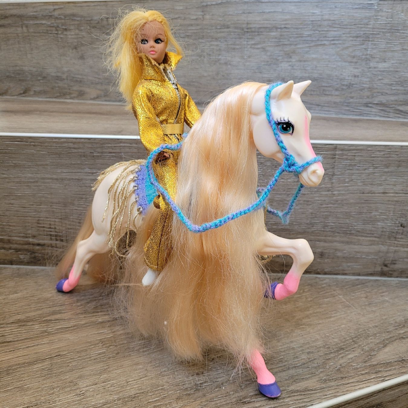 Giocattoli: Barbie Pferd Buttetfly und Puppe – Usato da Niederbuchsiten venduto da klengyel