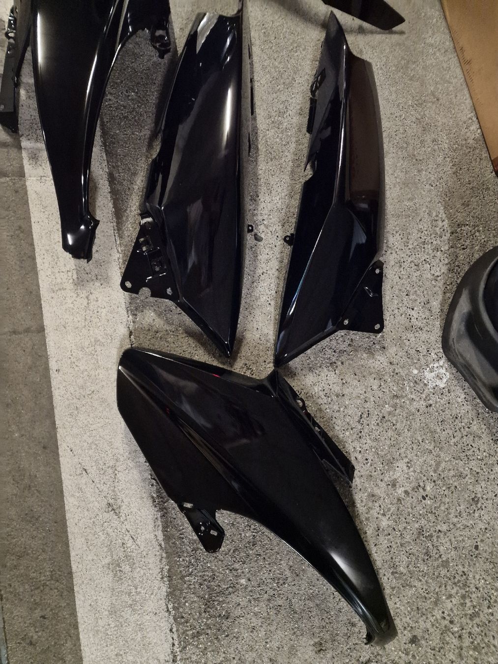Tutti pezzi di ricambio per scooter: Carénages Tmax 2010 noir – Nuovo e nell'imballaggio originale da Onex venduto da cri_y9sd