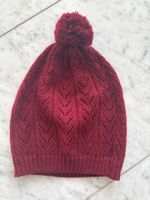 Wintermütze mit Bommel, bordeauxrot, chic, Häckelstil